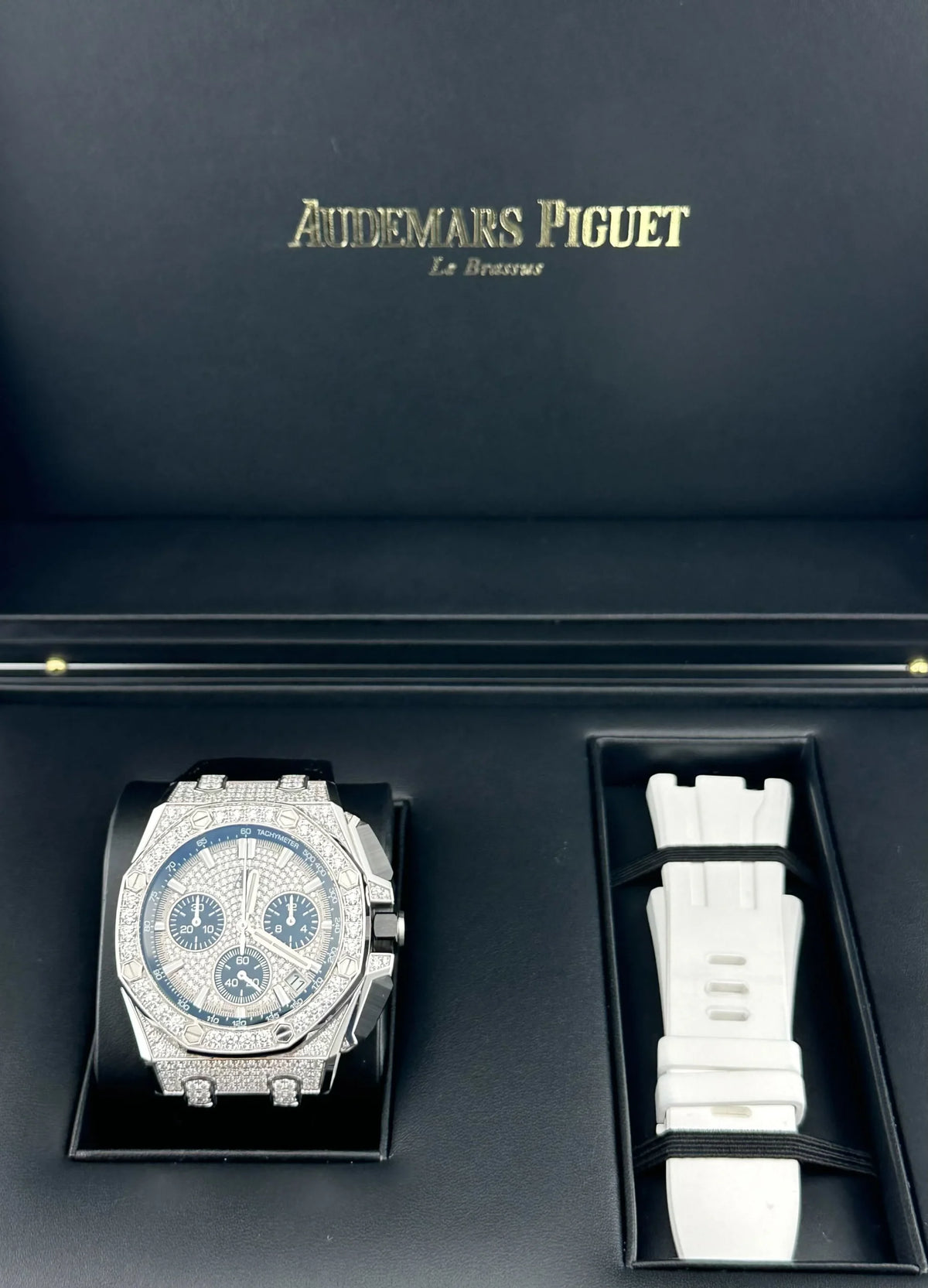 Royal Oak Offshore Chronograph White Gold Diamond Case & Bezel image 5