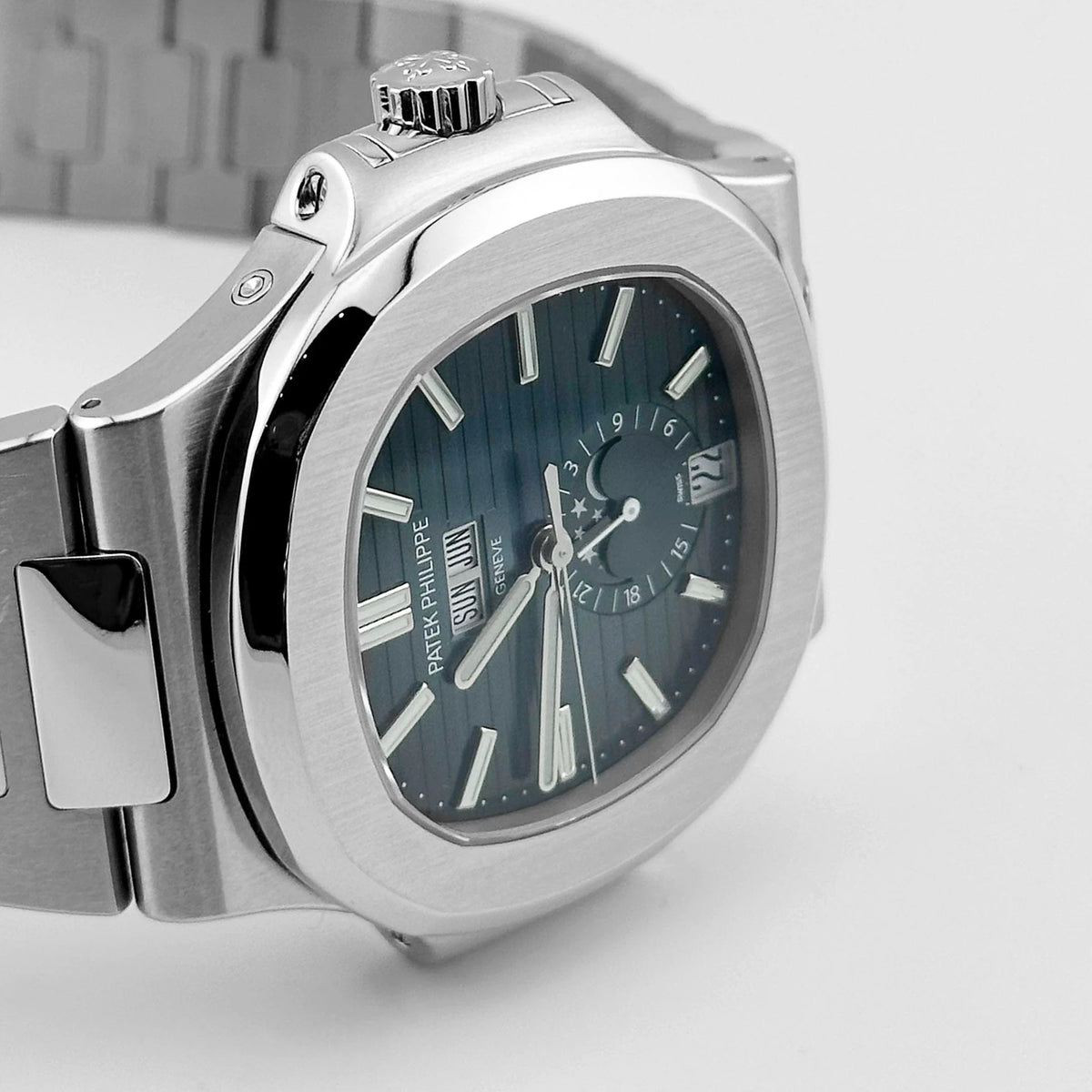 Nautilus Annual Calendar Stainless Steel Blue Dial (2022) image 7