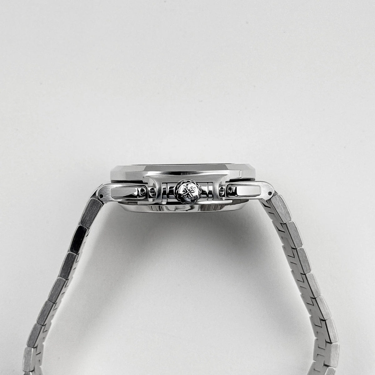 Nautilus Chronograph Stainless Steel Grey Dial (2013) image 7
