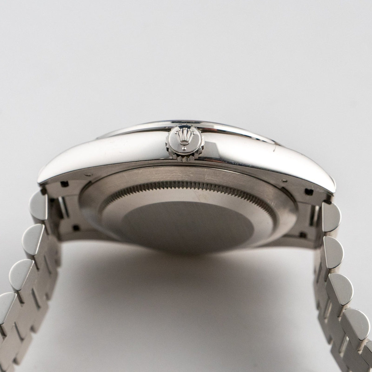 Day-Date Platinum Diamond Bezel Ice Blue Diamond Dial (2017) image 8