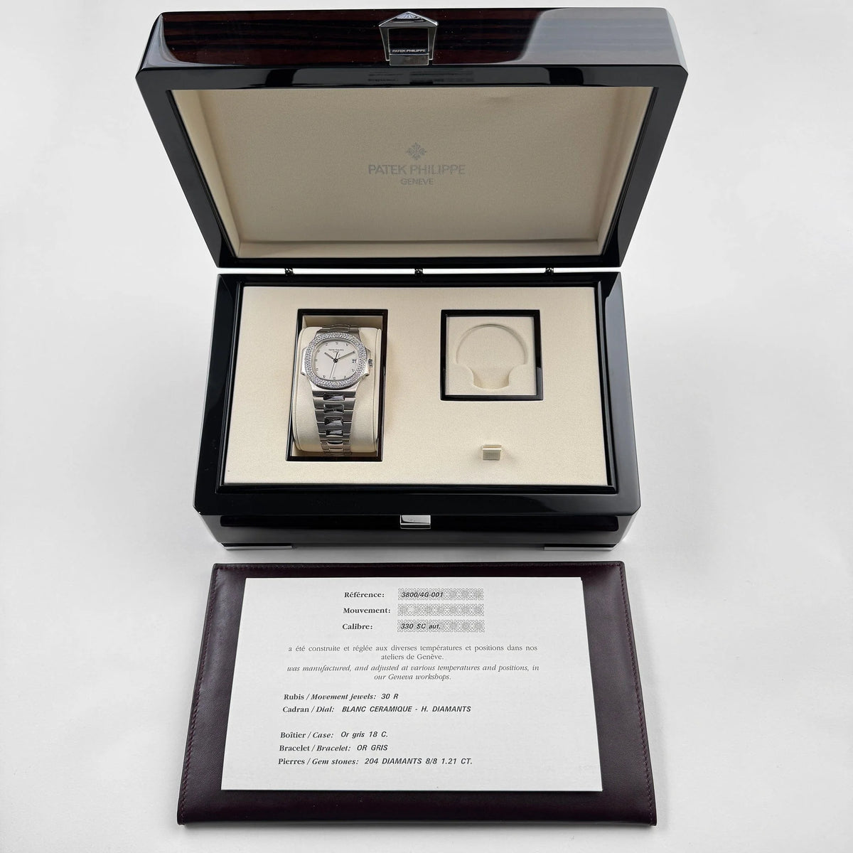 Nautilus White Gold White Dial Diamond Set (2004) image 1