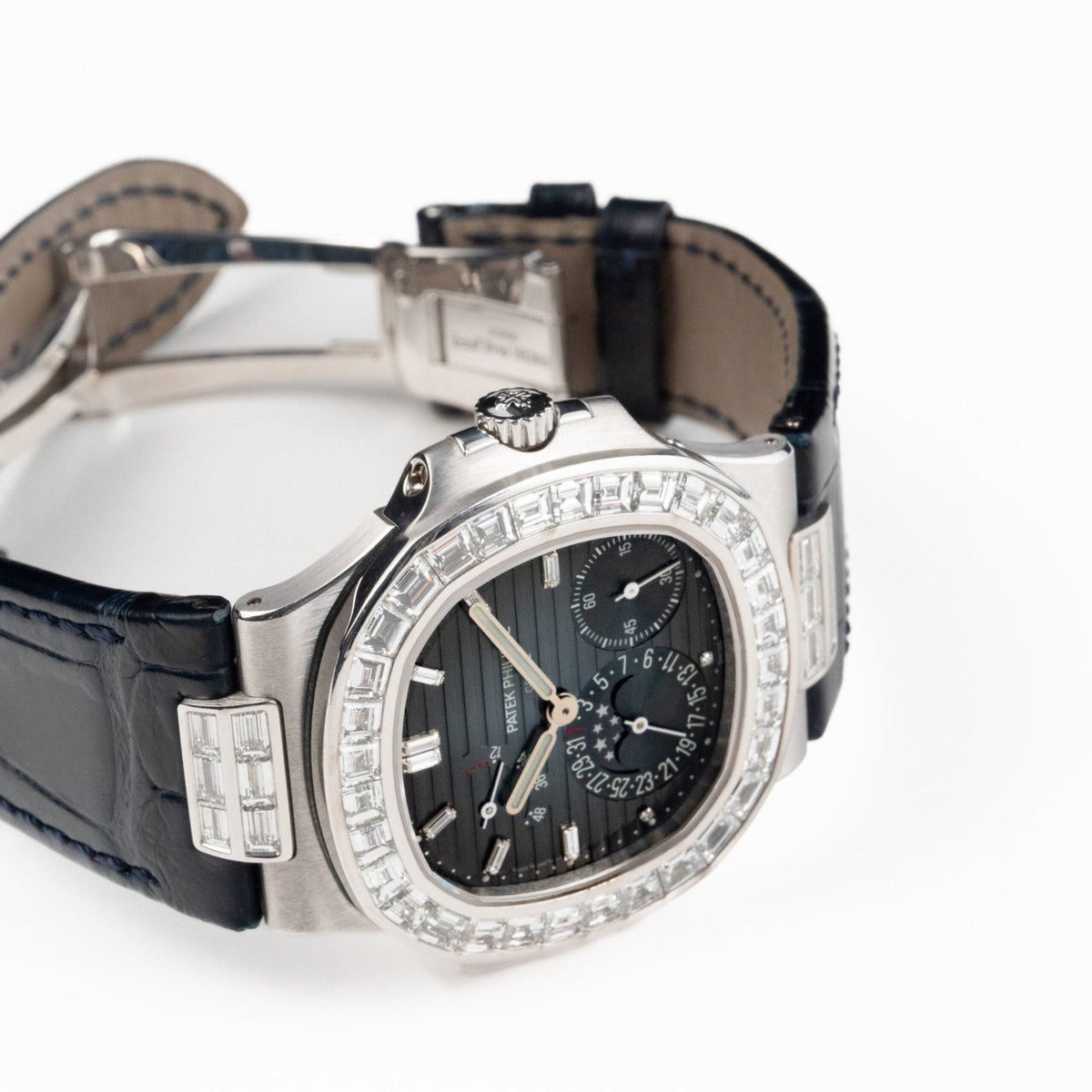 Nautilus White Gold Blue Diamond Dial Diamond Bezel (2017) image 7