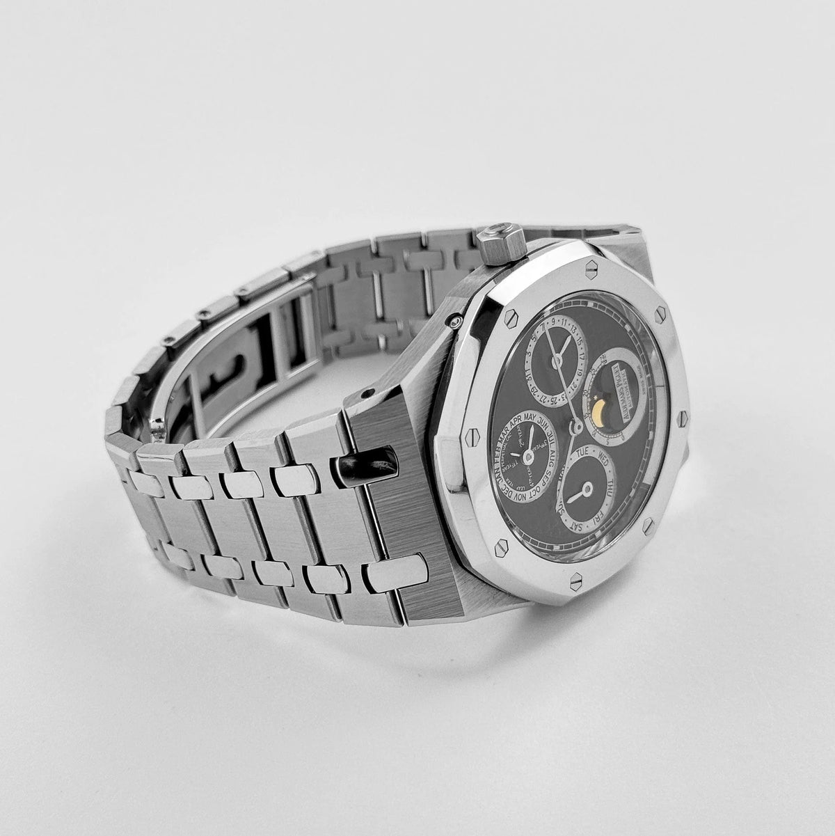 Royal Oak Perpetual Calendar Steel & Platinum Black Dial image 6