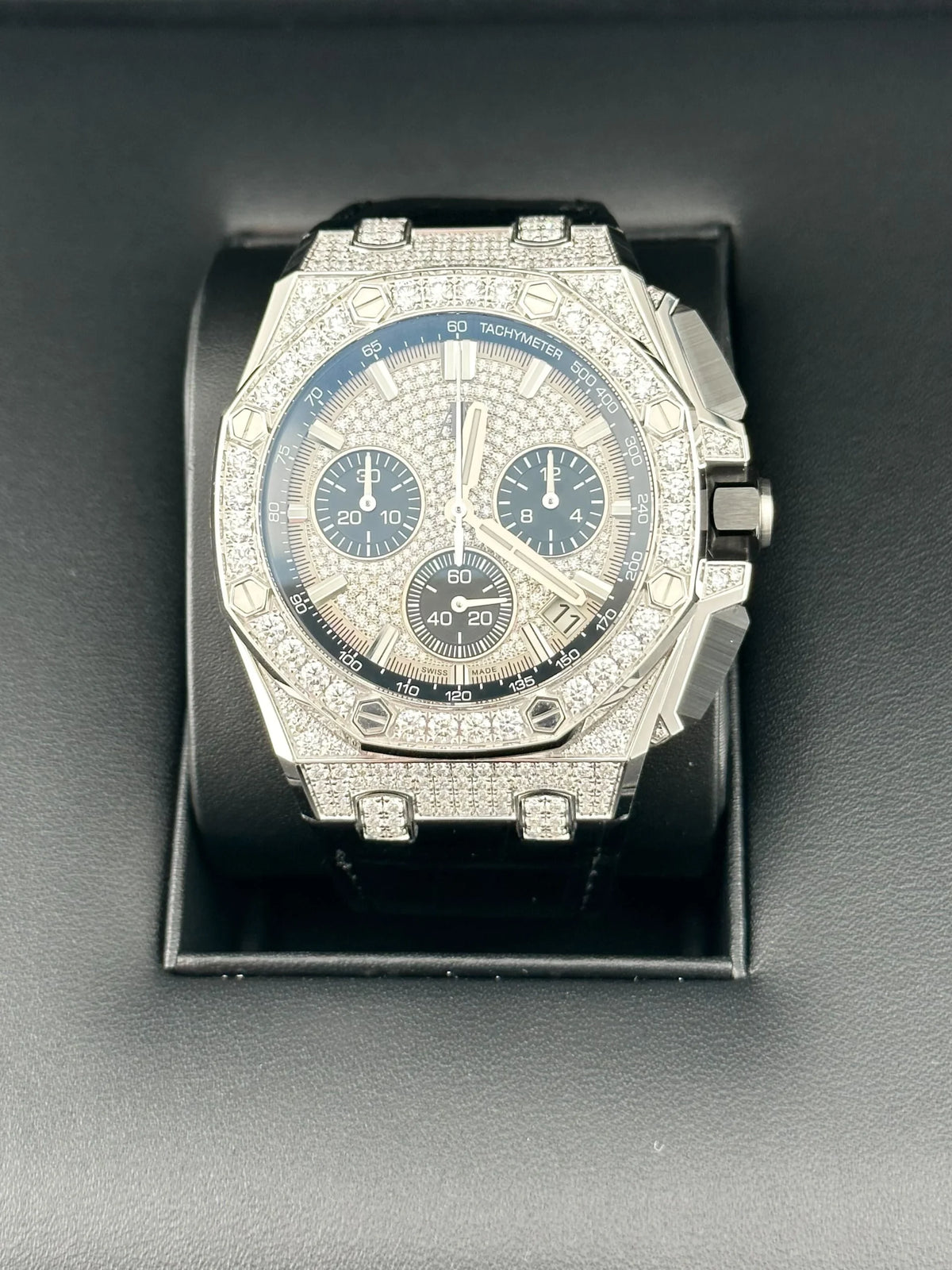 Royal Oak Offshore Chronograph White Gold Diamond Case & Bezel image 7