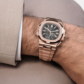 Nautilus Chronograph Date Rose Gold Black Dial (2022) image 13