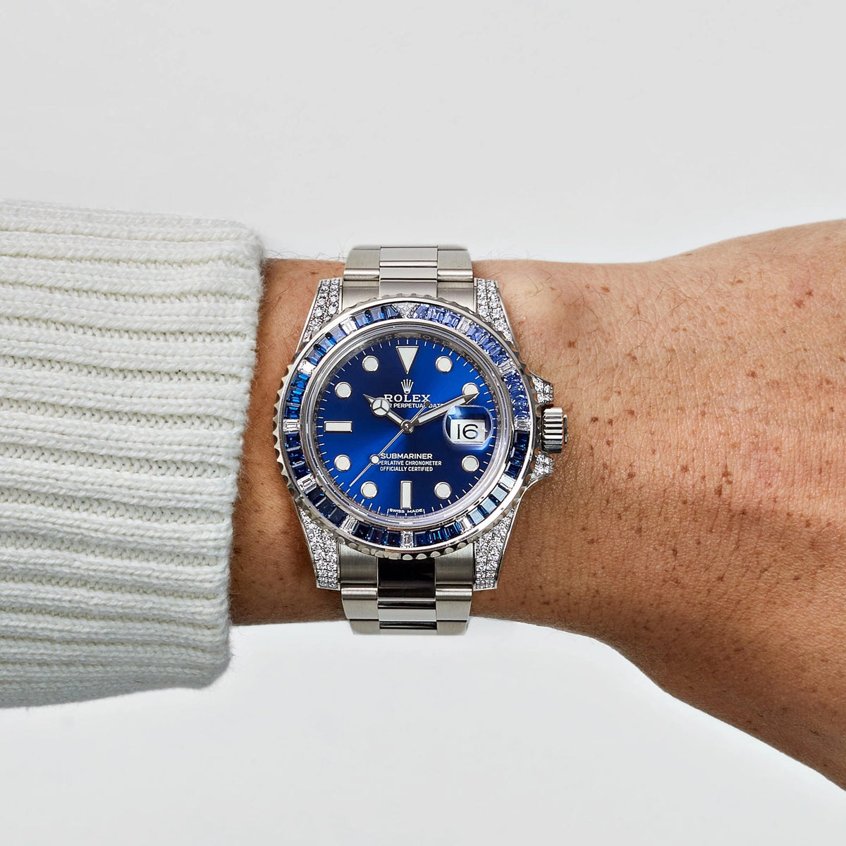 Submariner Date White Gold Blue Dial Sapphire Diamond Bezel (2019) image 3
