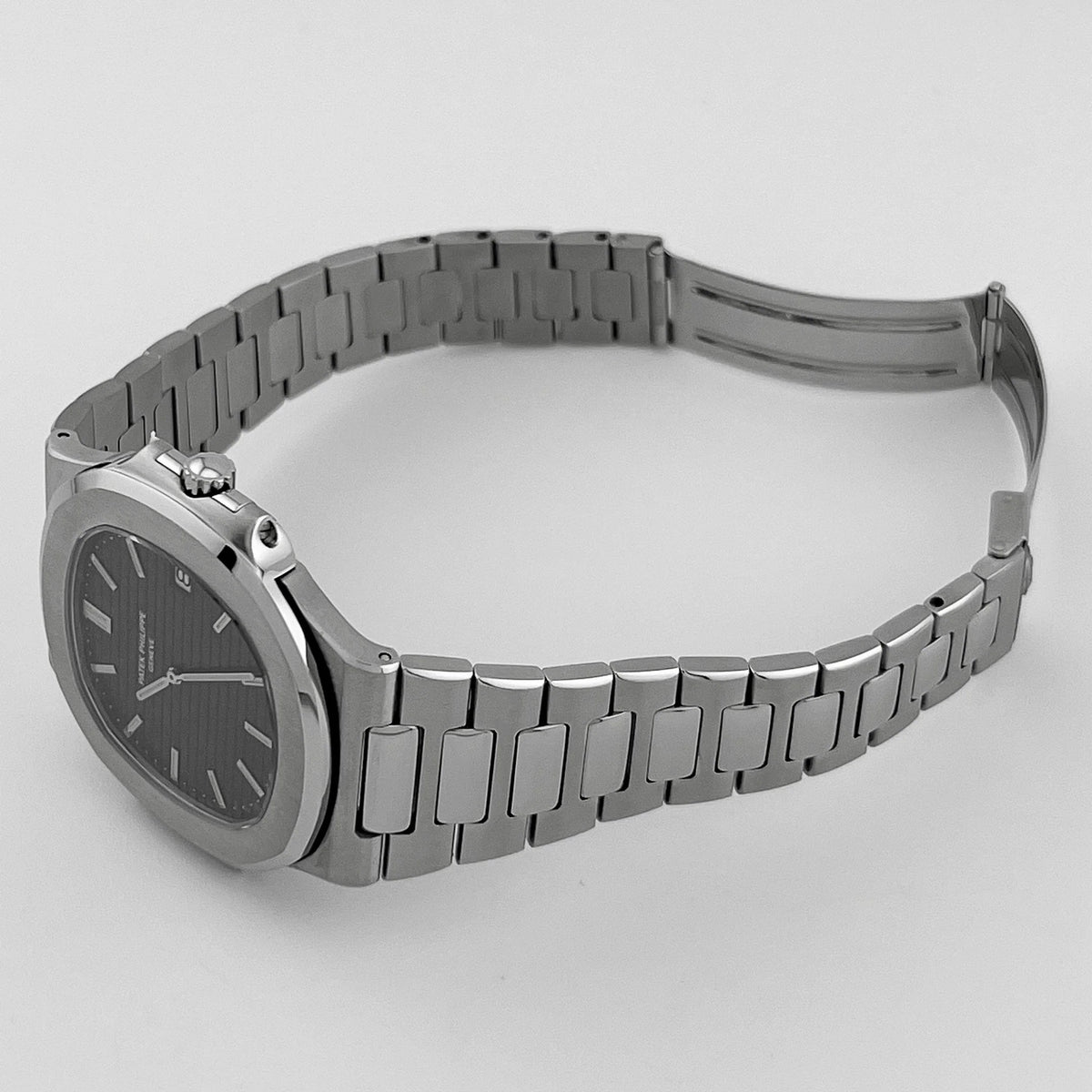 Nautilus Vintage Stainless Steel Black Dial (1982) image 2