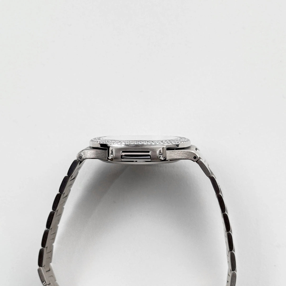 Nautilus White Gold White Dial Diamond Set (2004) image 6