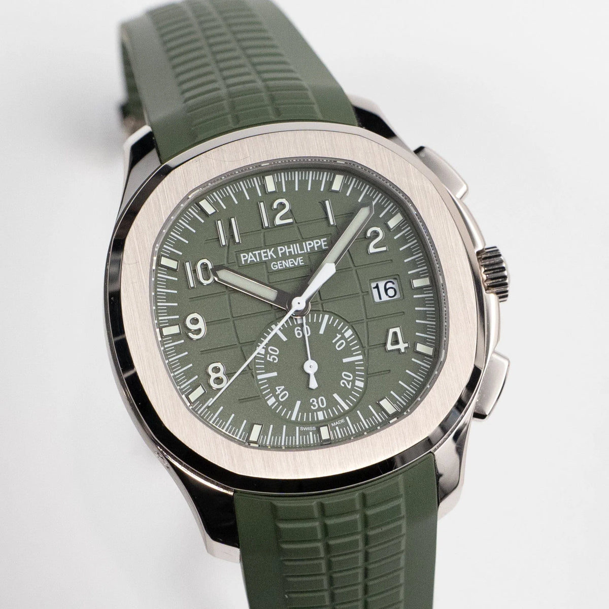 Aquanaut Chronograph White Gold Khaki Green Dial (2025) image 13